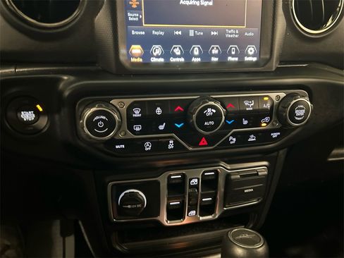 Used 2022 Jeep Gladiator Overland image 23