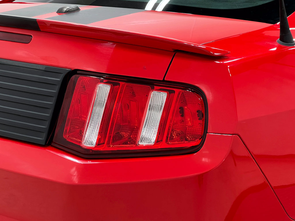 Used 2010 Ford Mustang GT Premium RWD image 32