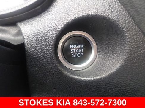 Used 2022 Toyota Corolla Cross LE FWD image 17