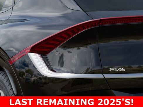 New 2025 Kia EV6 Wind image 11