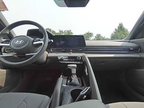 Certified 2024 Hyundai Elantra SEL FWD image 30