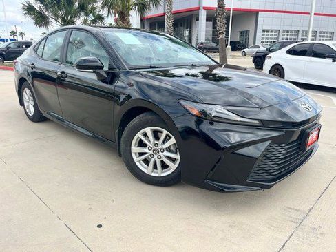 Certified 2025 Toyota Camry LE w/ Convenience Package image 1