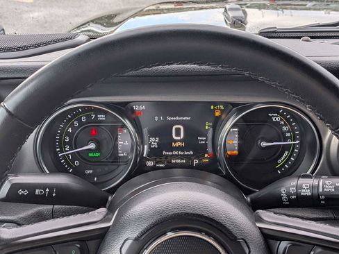 Used 2023 Jeep Wrangler Unlimited image 33