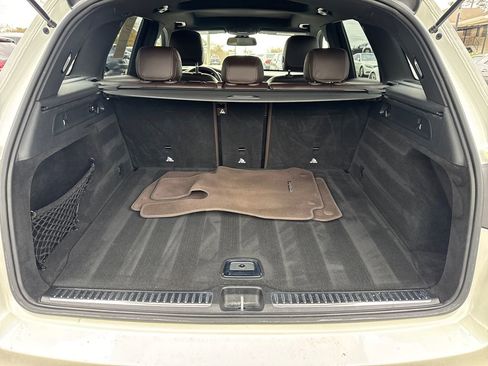 Used 2018 Mercedes-Benz GLC 300 w/ Premium Package image 18