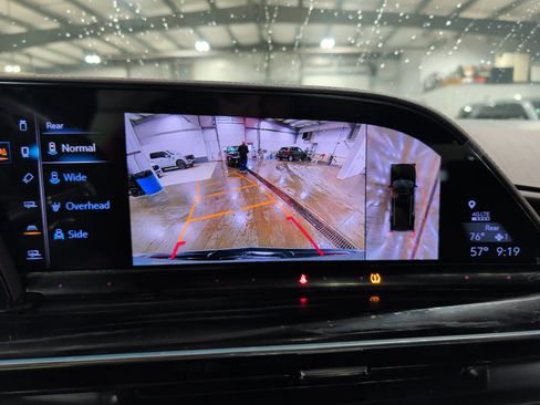 Used 2024 Cadillac Escalade V w/ LPO, ONYX Package image 18