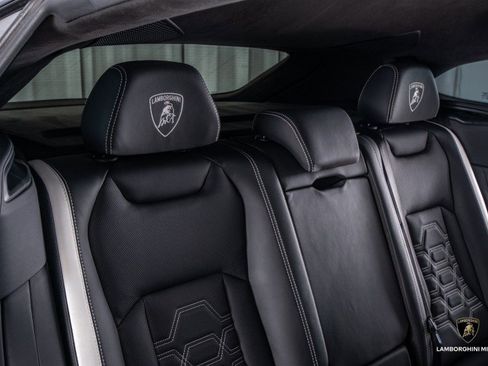 Used 2025 Lamborghini Urus SE image 83