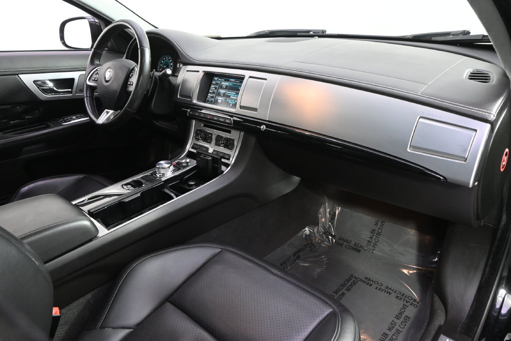 Used 2014 Jaguar XF Supercharged RWD image 15
