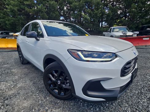 Used 2023 Honda HR-V Sport image 4