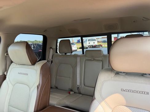 Used 2019 RAM 1500 Laramie AWD/4WD image 32