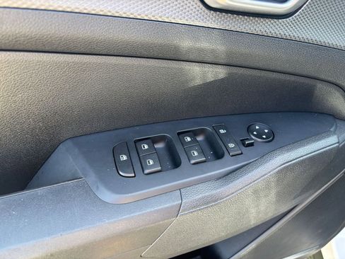 Used 2025 Kia Sportage LX AWD/4WD image 18