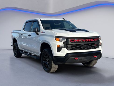 Used 2024 Chevrolet Silverado 1500 Custom Trail Boss w/ LPO, Dark Essentials Package AWD/4WD image 9