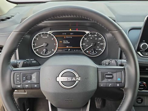 Used 2025 Nissan Rogue SV image 19