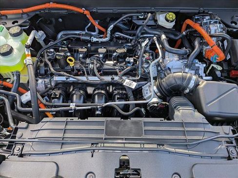 New 2025 Ford Maverick XL image 18