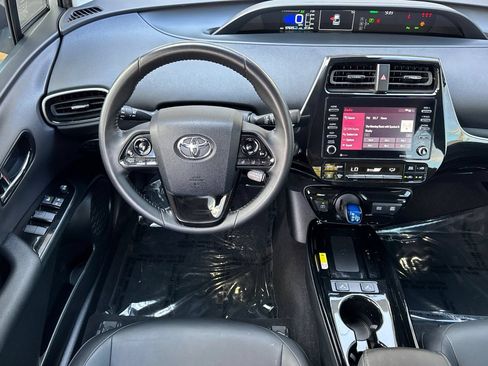 Used 2021 Toyota Prius XLE AWD/4WD image 14
