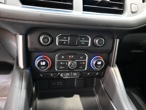 Used 2021 Chevrolet Suburban LT w/ Luxury Package AWD/4WD image 18