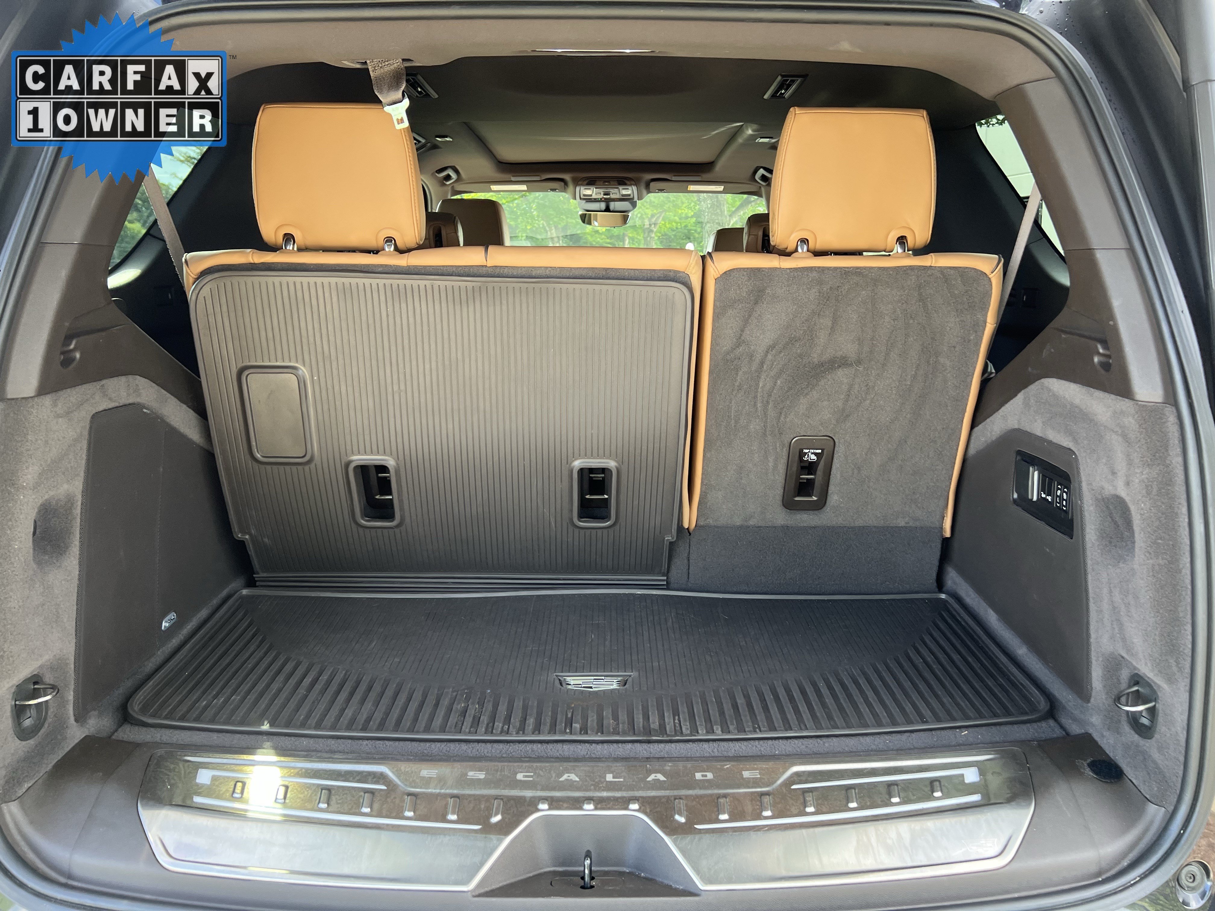 Used 2023 Cadillac Escalade Premium Luxury w/ LPO, Illumination Package AWD/4WD image 34