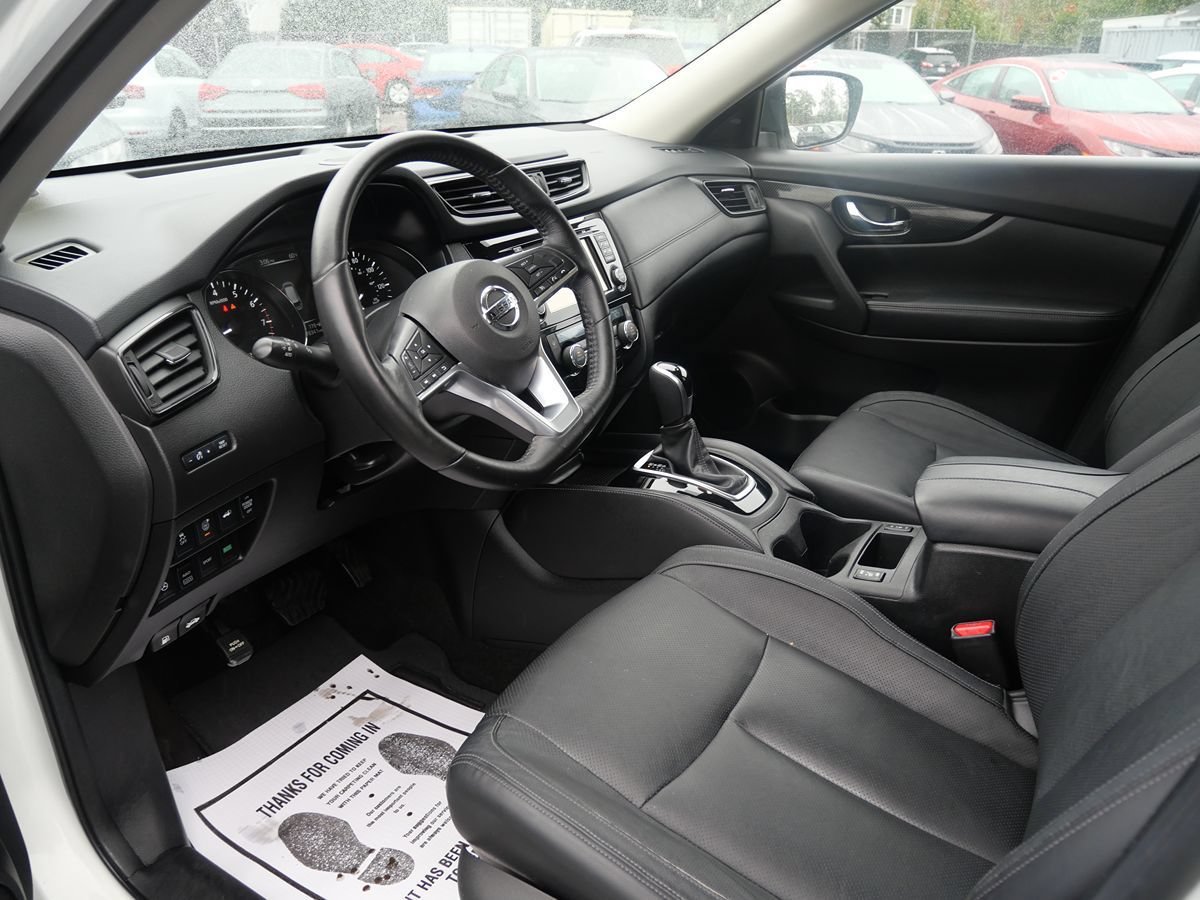 Used 2017 Nissan Rogue SL w/ SL Premium Package AWD/4WD image 9