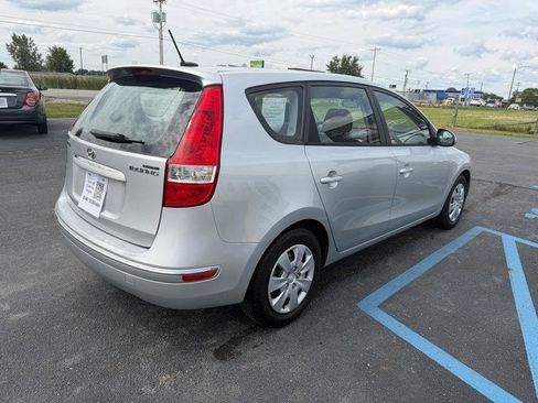 Used 2010 Hyundai Elantra GLS FWD image 9
