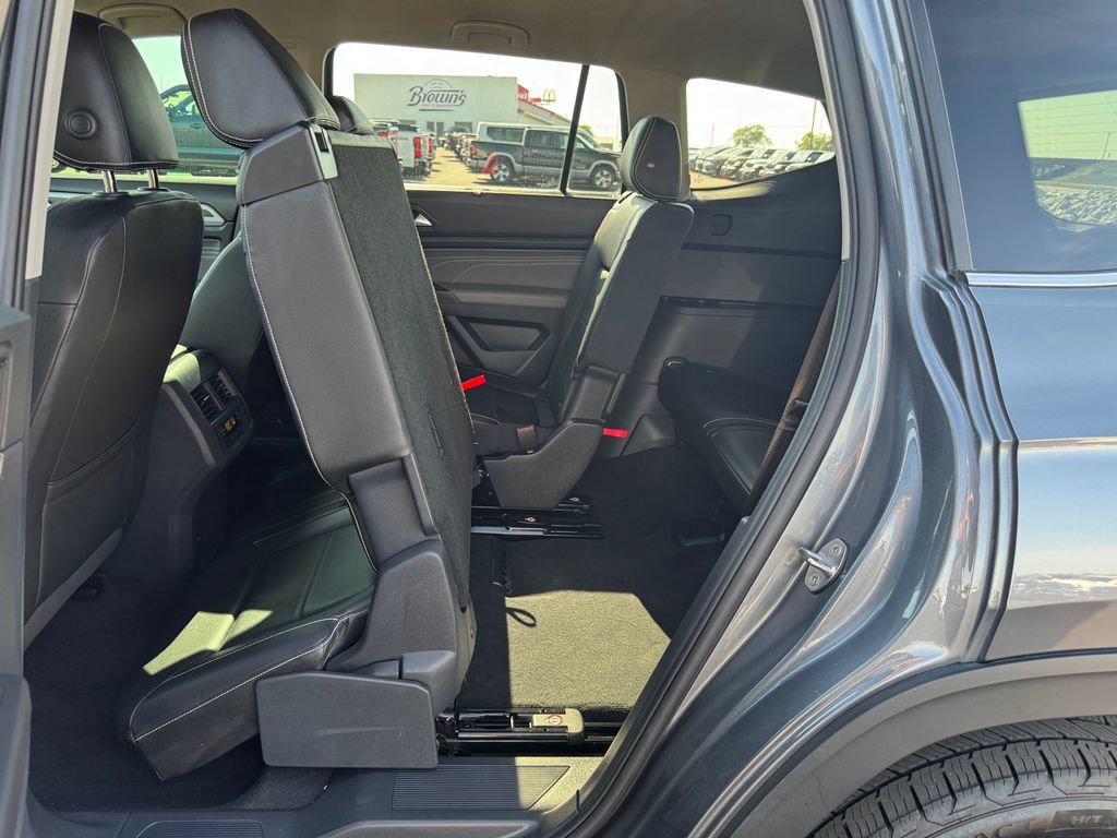 Used 2023 Volkswagen Atlas SE AWD/4WD image 34
