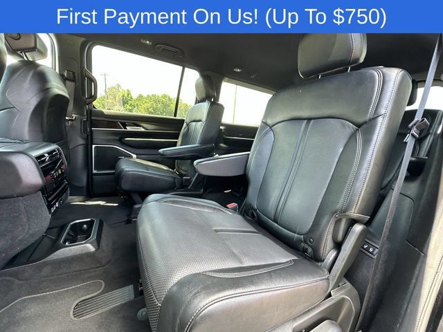 Used 2024 Jeep Wagoneer Series III AWD/4WD image 25