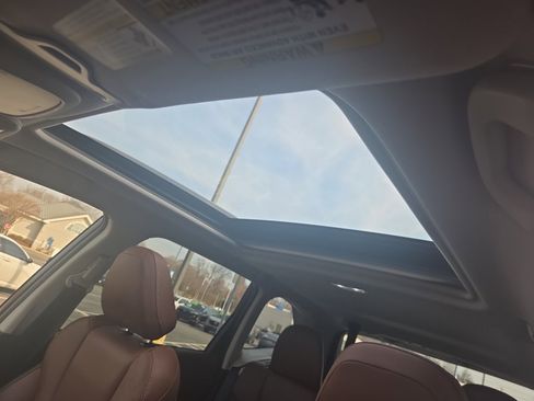 Used 2023 Subaru Forester Touring image 25