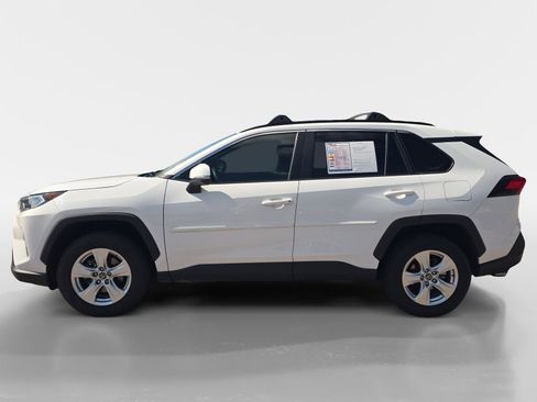Used 2020 Toyota RAV4 XLE w/ Convenience Package FWD image 6