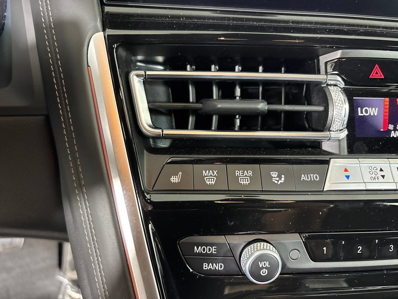 Used 2025 BMW 840i w/ Driving Assistance Package RWD image 22