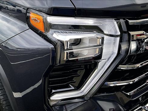 Used 2024 Chevrolet Silverado 2500 LTZ w/ LTZ Convenience Package image 27