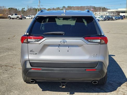 Used 2022 Toyota RAV4 XLE Premium image 6