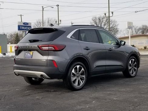 Certified 2023 Ford Escape Platinum w/ Premium Technology Package image 5