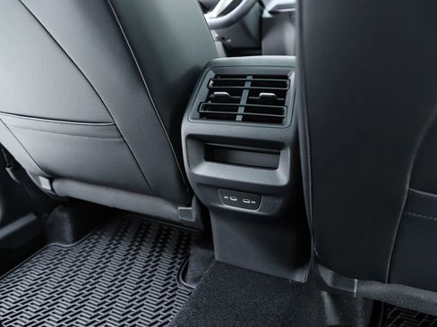 New 2026 Volkswagen Tiguan SE image 78