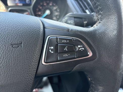 Used 2018 Ford Escape Titanium w/ Ford Safe & Smart Package image 32