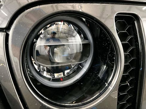 Used 2021 Jeep Wrangler Unlimited Sahara image 27