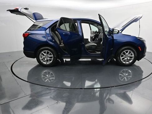 Used 2022 Chevrolet Equinox LS w/ LS Convenience Package AWD/4WD image 42