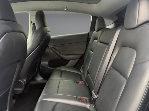 Used 2023 Tesla Model Y Long Range image 33