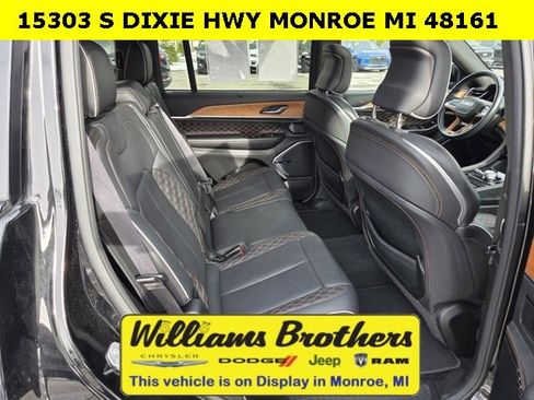 Used 2023 Jeep Grand Cherokee L Summit image 13