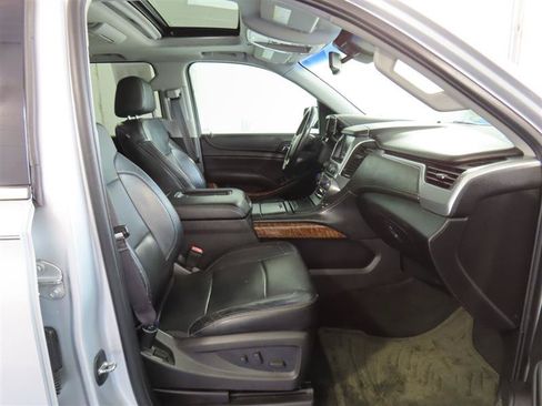 Used 2016 Chevrolet Suburban LTZ AWD/4WD image 34