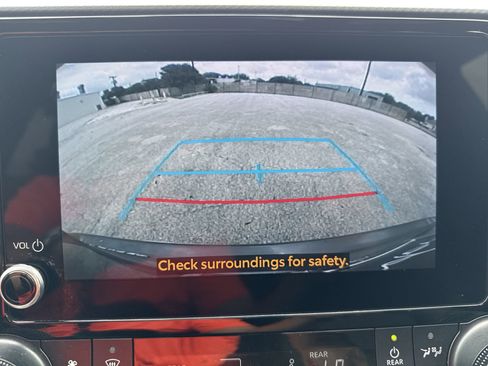 Used 2023 Toyota Highlander XSE FWD image 24