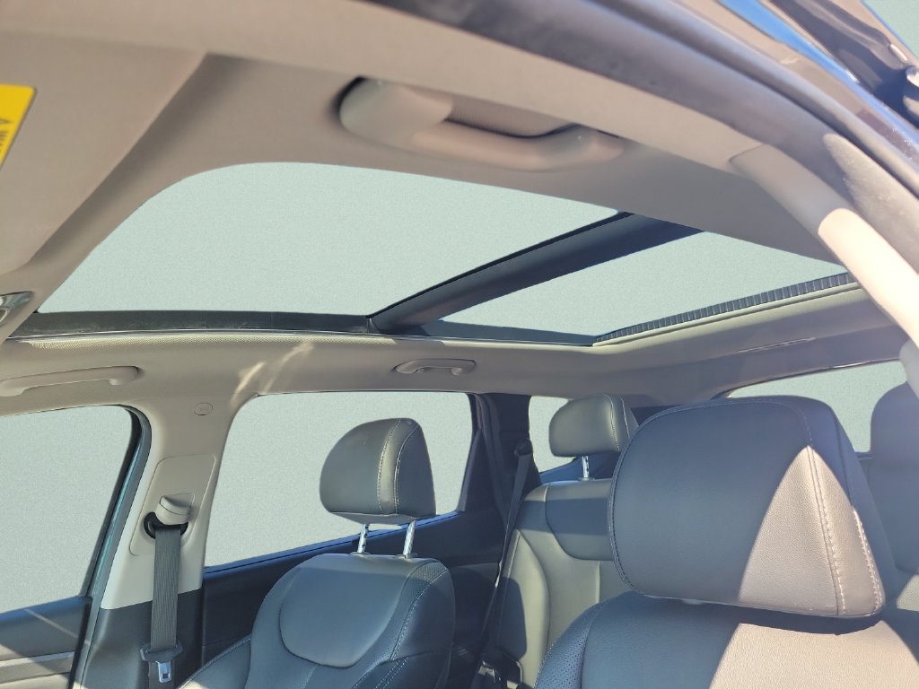 Certified 2023 Hyundai Santa Fe SEL w/ Premium Package FWD image 17