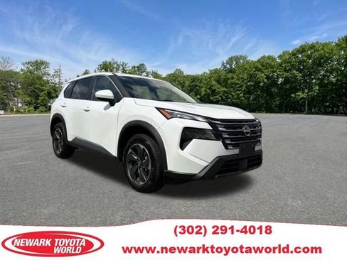 Used 2025 Nissan Rogue SV FWD image 1