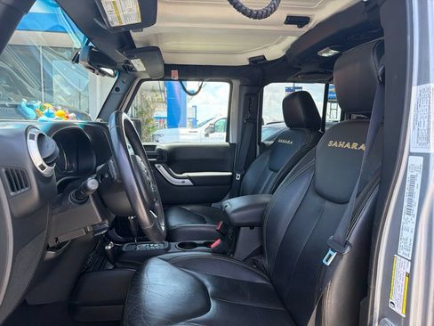 Used 2014 Jeep Wrangler Unlimited Sahara AWD/4WD image 14