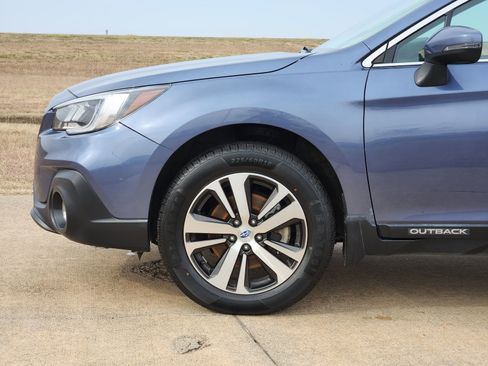 Used 2018 Subaru Outback 2.5i Limited w/ Popular Package #2 image 13