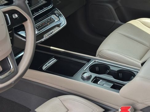 Used 2023 Lincoln Corsair Reserve FWD image 19