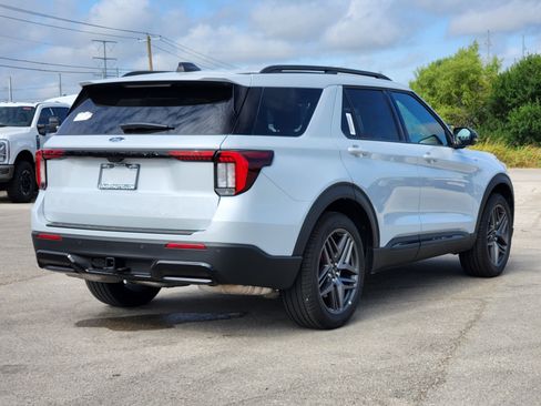 New 2026 Ford Explorer ST-Line RWD image 4