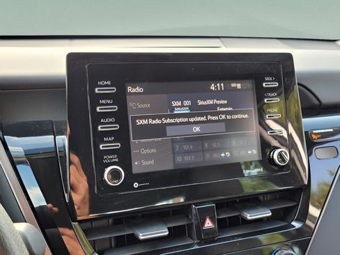 Used 2021 Toyota Camry LE image 22