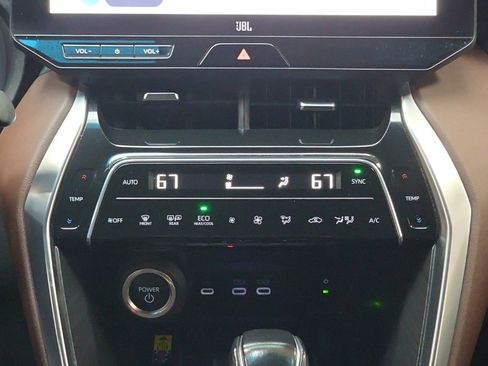 Used 2023 Toyota Venza Limited image 23