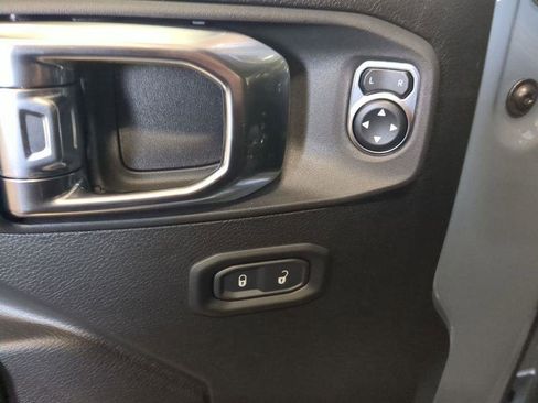 New 2026 Jeep Gladiator Sport AWD/4WD image 18
