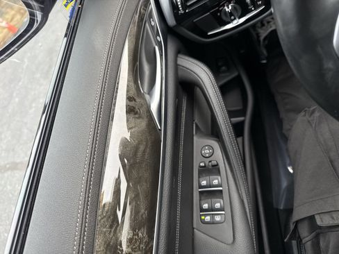 Used 2022 BMW M550i xDrive M550i xDrive w/ Executive Package image 9