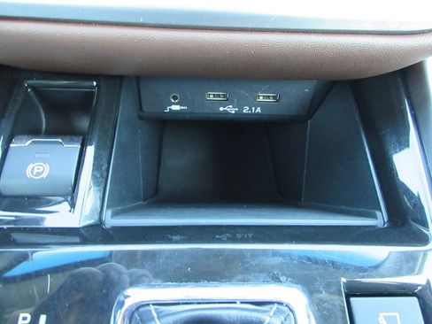 Used 2021 Subaru Outback Touring w/ Popular Package #2 image 32