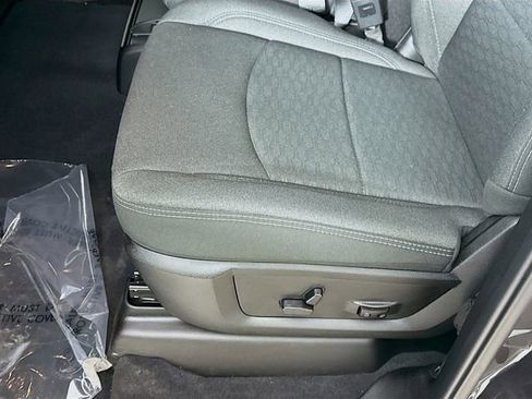 Used 2025 RAM 2500 Big Horn image 18